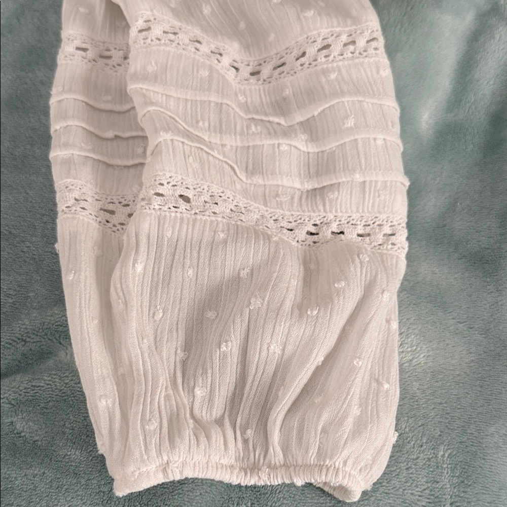 torrid White Textured Button-Front Peasant Blouse - Picture 5 of 9